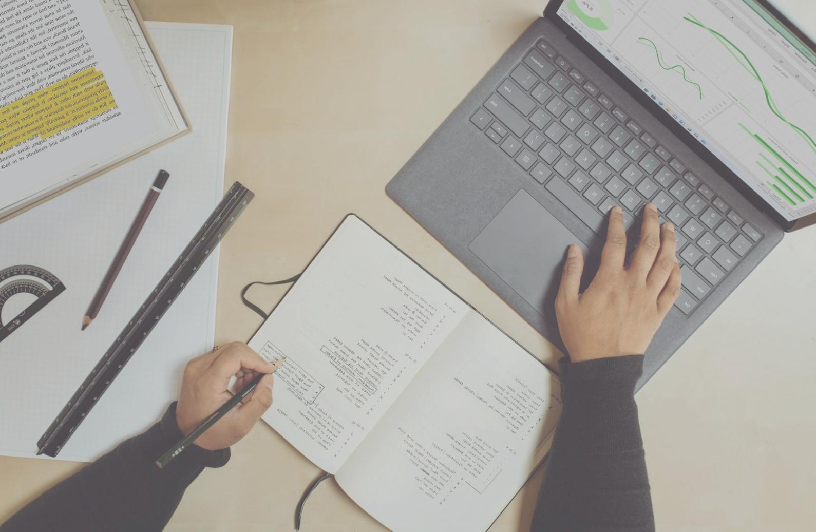 Professionelle Budgetanalyse mit modernen Werkzeugen und detaillierten Finanzberichten