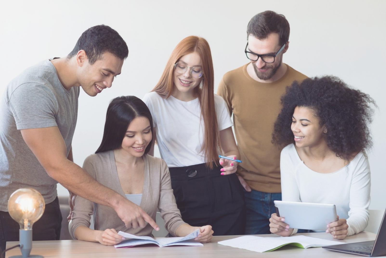 Modernes Büro mit professioneller Beratungsatmosphäre